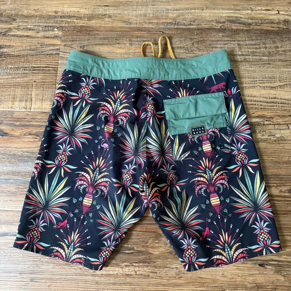 Billabong Sundays Airlite Board Shorts Mens 28 Black Tropical Monkey Pineapple